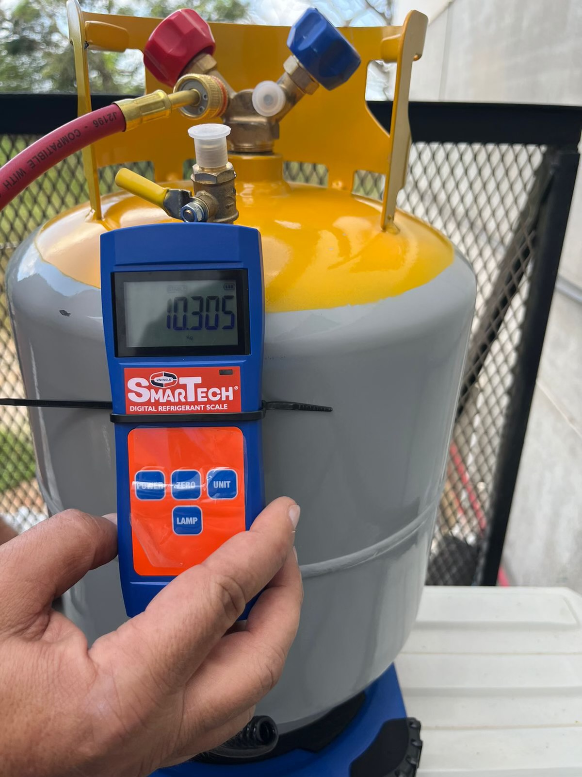 System after refrigerant recovery, ready for vacuum